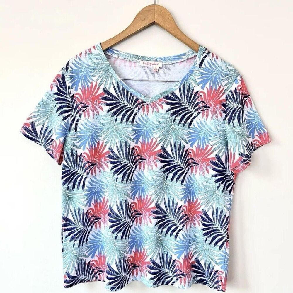 Fresh Produce lot of 2 women’s short sleeve tropical palm print tees in size XL. - Picture 6 of 8